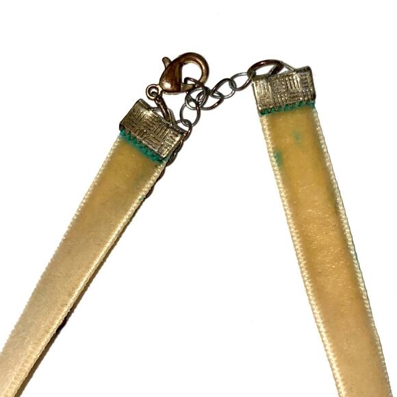 Nude Jeweled Bib Statement Necklace - Picture 11 of 11